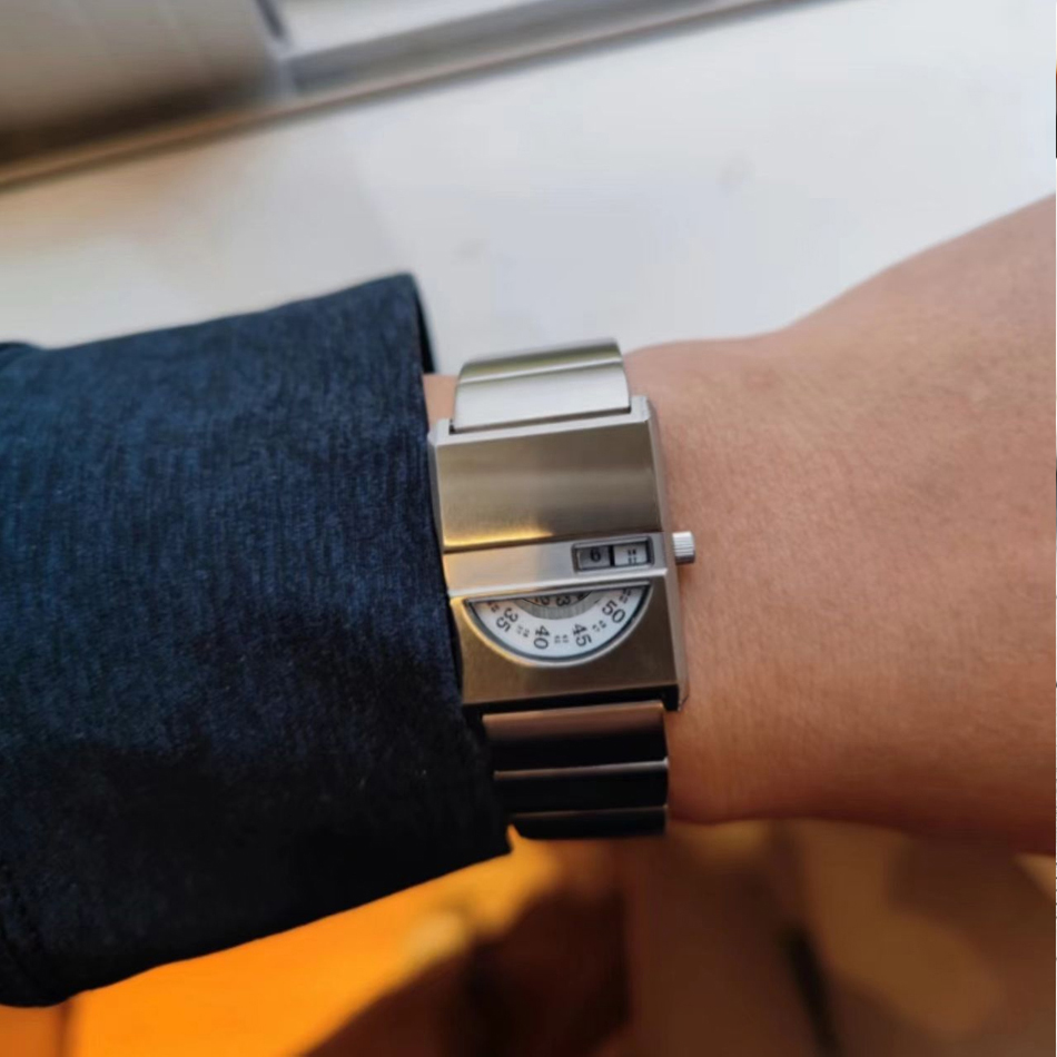 Męskie zegarki na bransolecie  – Luxury Watch Market recenzja i cena