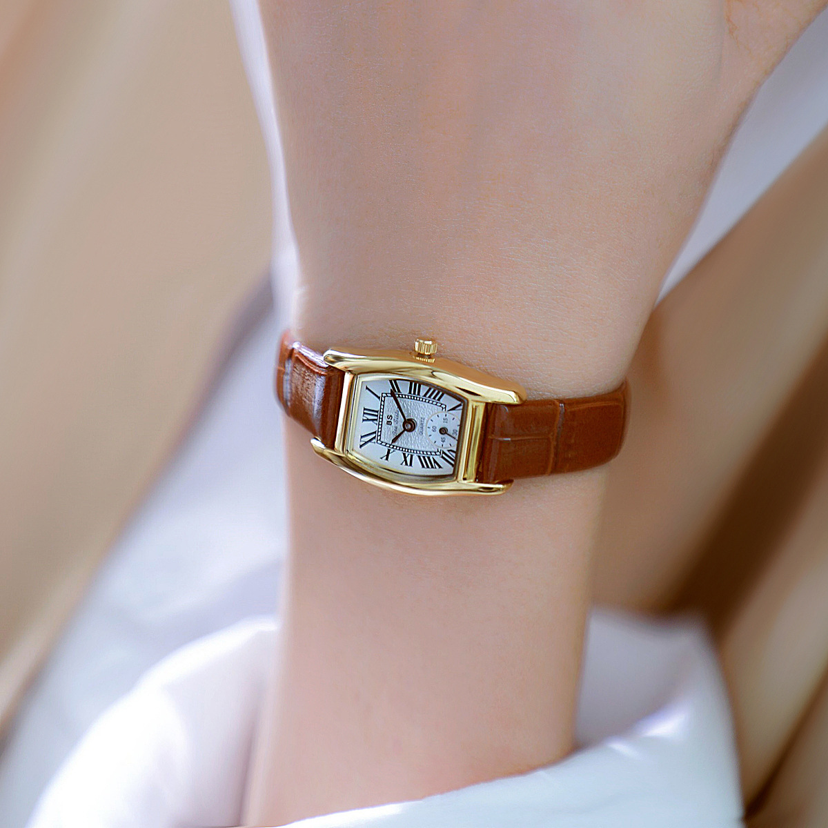 Zegarek damski BS, wszechstron – Luxury Watch With Leather Strap recenzja i cena