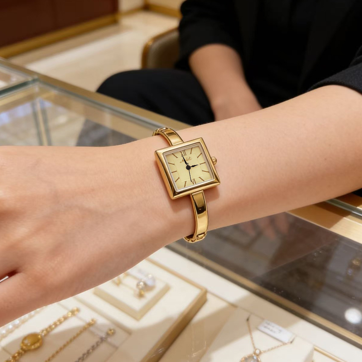 Luksusowy zegarek damski z kwa – Luxury Watch And Jewelry Brand recenzja i cena