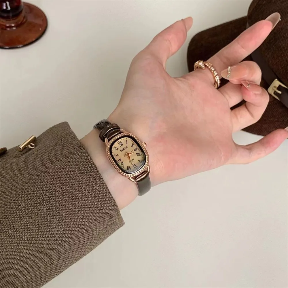 Zegarki damskie znanej marki z – Luxury Watch With Leather Strap recenzja i cena