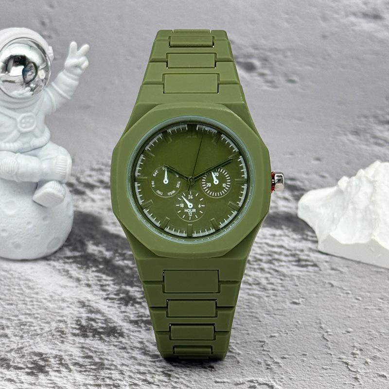 Zegarek damski i męski znanej  – Luxury Watch Market recenzja i cena