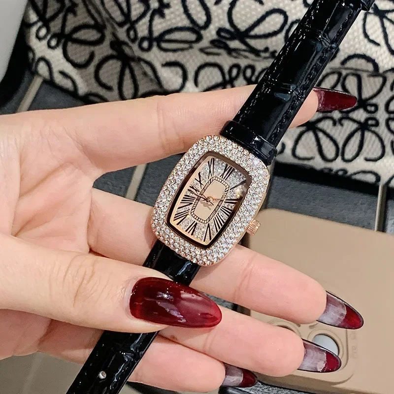 Modny i stylowy damski zegarek – Luxury Watch With Leather Strap recenzja i cena